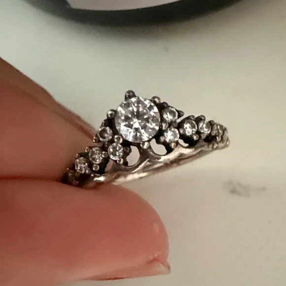 Pandora Silver Ring with Clear Crystal - Picture 1 of 3